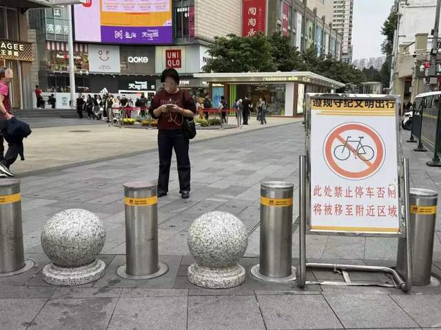 让残障人士“连滚带爬”的,何止是深圳机场?